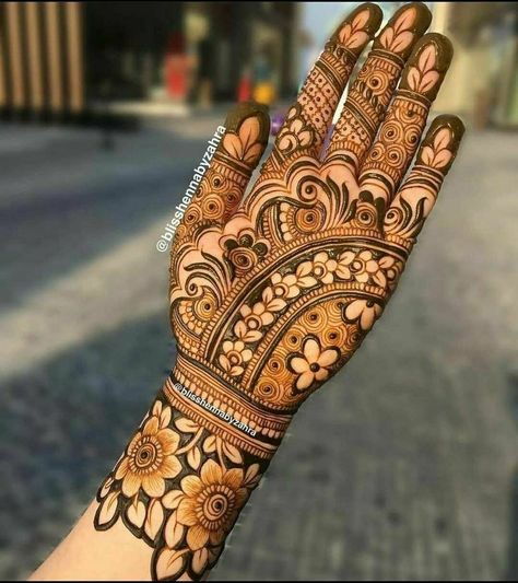 Newest And Easy DIY Mehndi Designs For Eid 2021 | Glossnglitters Rajasthani Mehndi Designs, Eid Mehndi, Front Mehndi Design, Indian Mehndi Designs, Eid Mehndi Designs, Mehndi Designs 2018, Stile Hijab, Full Mehndi Designs, Stylish Mehndi Designs