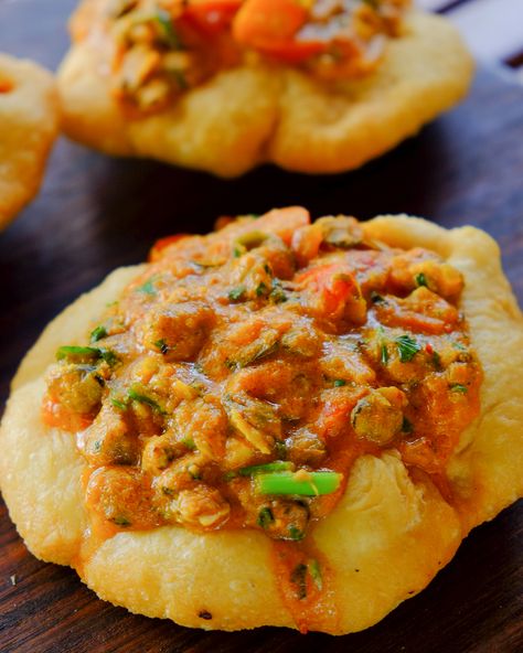 Pizza Fritta with Coconut-Tomato Clam Sauce – David Rocco David Rocco, Pizza Fritta, Clam Sauce, Piece Of Pizza, Healthy Meats, Healthy Pizza, Mediterranean Dishes, Pizza Recipes Dough, Cooking Chef