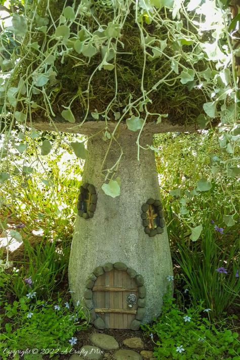 Garden Pottery Ideas, Fairy House Planter, Mushroom Fairy House, Fairy Garden Mushrooms, Styrofoam Crafts, House Planter, Garden Mushrooms, Mushroom Fairy, Garden Whimsy