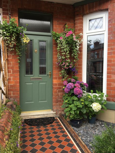 Terrace House Front Garden, Farrow And Ball Front Door, Victorian Front Garden, Victorian Front Door, Reno House, Terrace House Exterior, Victorian Front Doors, Small Front Gardens, Terrace Ideas