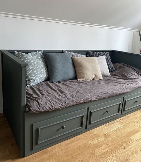 Ikea Hemnes Daybed Styling Living Room, Ikea Hemnes Daybed Hack, Hemnes Daybed Hack, Lit Hemnes Ikea, Daybed Makeover, Ikea Trundle Bed, Painted Wood Trim, Ikea Hemnes Daybed, Hemnes Daybed