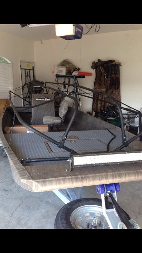 MudmotorTalk.com - View topic - Boat blind ideas Homemade Boat, Duck Hunting Blinds, Mud Boats, Duck Blind Plans, Boat Blinds, Duck Hunting Boat, Blind Ideas, Duck Boat Blind, Free Boat Plans