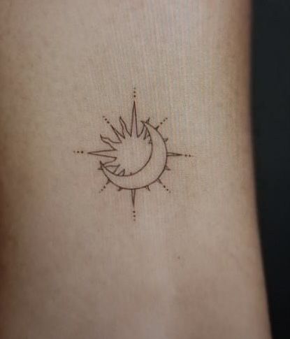 Crescent Moon Tattoos For Women, Simple Crescent Moon, Dragon Tattoos For Men, Crescent Moon Tattoo, Dragon Tattoos, Black Ink Tattoos, Moon Design, Dragon Tattoo, Moon Tattoo