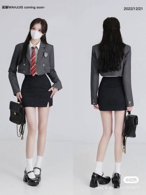 Cute School Outfits Uniform, School Outfits Uniform, Outfits Uniform, Cute School Outfits, Cold Fashion, School Uniform Fashion, School Uniform Outfits, Girls Dress Outfits, Clueless Outfits