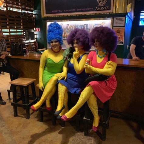 my sisters and I decided to dress up as the bouvier sisters. It was a lot of fun and the characterization was a complete success. Patty And Selma The Simpsons Costume, Marge Simpson Costumes Diy, Lisa Simpson Costume, Simpsons Cosplay, Marge Simpson Costume, Patty And Selma, Simpson Costume, Selma Bouvier, Simpsons Costumes