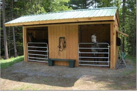 Large Rabbit Hutch Outdoor, Simple Horse Barns, Rabbit Hutch Outdoor, Large Rabbit Hutch, Small Horse Barns, Outdoor Rabbit, Horse Shed, Outdoor Rabbit Hutch, Horse Farm Ideas