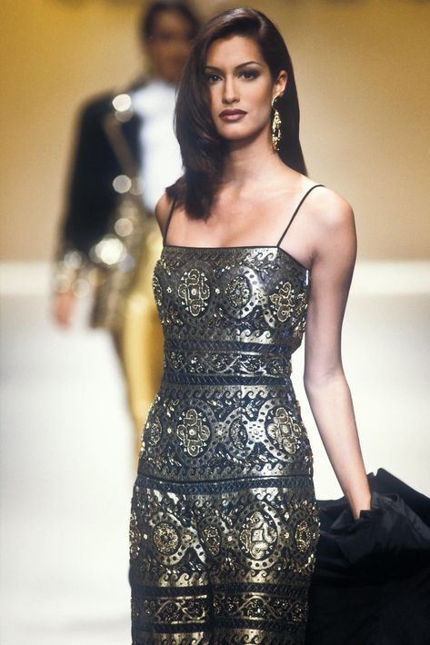 90's Supermodels, Money Dress, Yasmeen Ghauri, Valentino Runway, Fashion Journal, Models 90s, Super Models, Sophisticated Fashion, 90s Runway Fashion