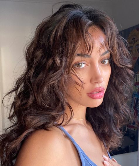 Naturally Wavy Hair Cuts, Natural Curly Hair Cuts, Curly Hair Photos, Wavy Haircuts, Natural Wavy Hair, Haircuts For Wavy Hair, Cindy Kimberly, Wavy Curly Hair, Hair Stylies