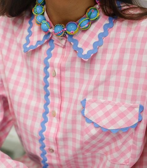 Collar Types, Clothes Upcycling, Gingham Shoes, Gingham Outfit, Fun Shoes, Gingham Fashion, Plaid Outfits, Ric Rac, Street Fashion Photography