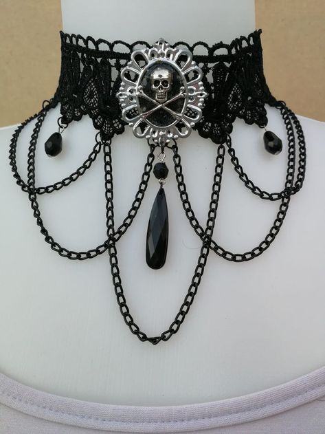 Goth Accessories Jewellery, Trad Goth Outfits, Traditional Goth, Vampire Princess, Goth Prom, Vampire Clothes, Goth Choker, Goth Accessories, Exotic Jewelry