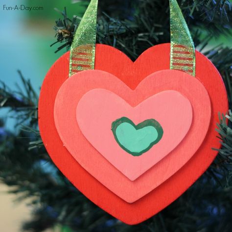 The Grinch's growing heart - a homemade Christmas ornament inspired by How the Grinch Stole Christmas Homemade Christmas Ornament, Grinch Heart, Grinch Crafts, Preschool Christmas Activities, School Christmas Party, Grinch Christmas Party, Non Toy Gifts, Grinch Ornaments, The Grinch Stole Christmas