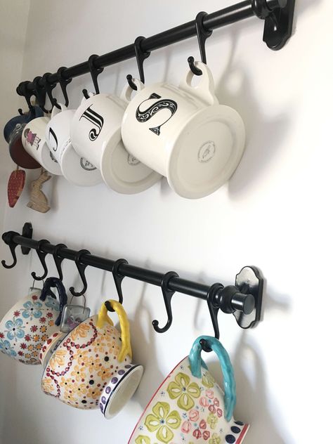 IKEA Fintorp mug rack with mix and match mugs - That Homebird Life Blog #organization #kitchen Ikea Mug Rack, Mugs On Wall, Hanging Coffee Mugs, Cup Organization, Ikea Fintorp, Kitchen Black Counter, Coffee Mug Storage, Coffee Cup Storage, Hanging Mugs