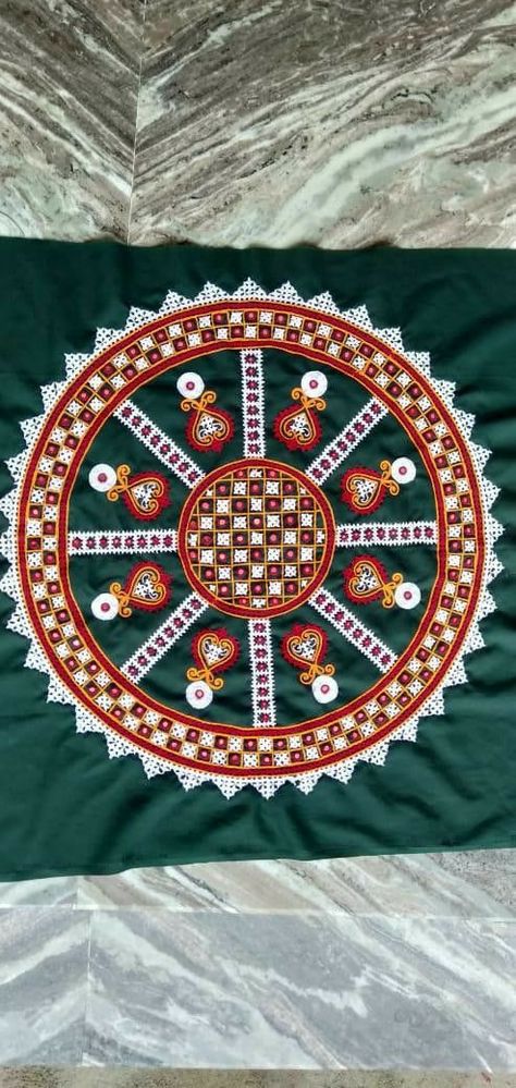 Thali Rumal Design, Rumal Hand Work Design, Thali Rumal Hand Work, Rumal Design, Hand Work Rumal Design, Kutch Work Designs, Hand Work Design, Hand Beaded Embroidery, Kutch Work