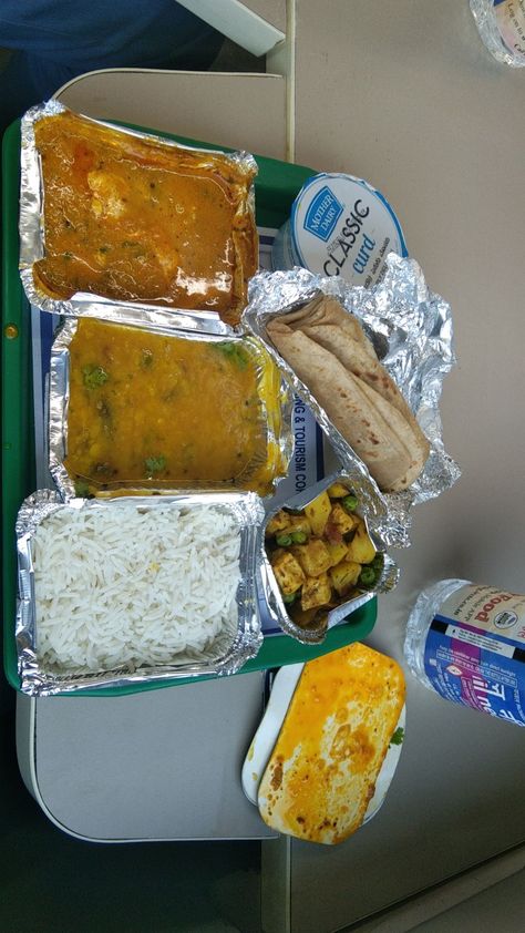 Indian Food For Train Travel, Train Food Snap, Pune Snap, Vande Bharat, Snack Pictures, Train Food, Train Aesthetic, Pune City, Appetizer Board