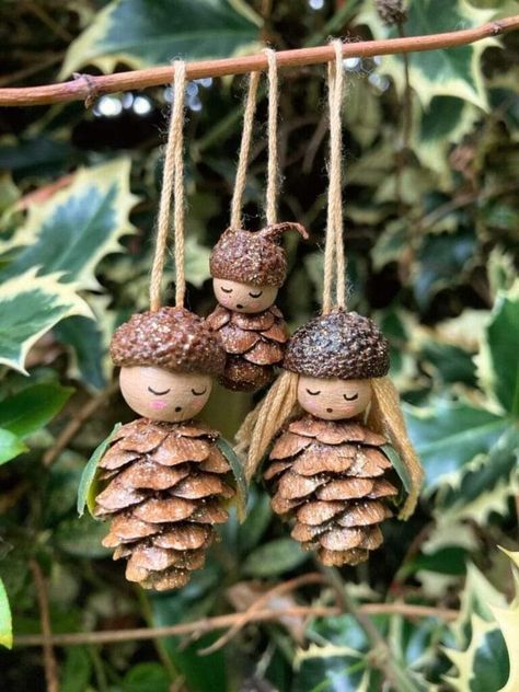 Pinecone Crafts Christmas, Acorn Ornaments, Pine Cone Art, Acorn Crafts, Fairy Garden Crafts, Handmade Christmas Crafts, Cones Crafts, Pine Cone Crafts, Natural Christmas