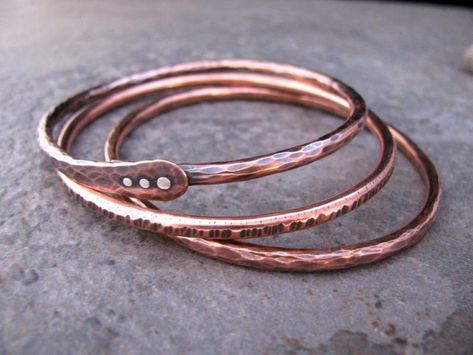 Copper Jewelry Diy, Rivet Jewelry, Copper Bangles, Copper Work, Copper Bracelets, Copper Jewellery, Metalsmithing Jewelry, The Bangles, Bangle Bracelet Set