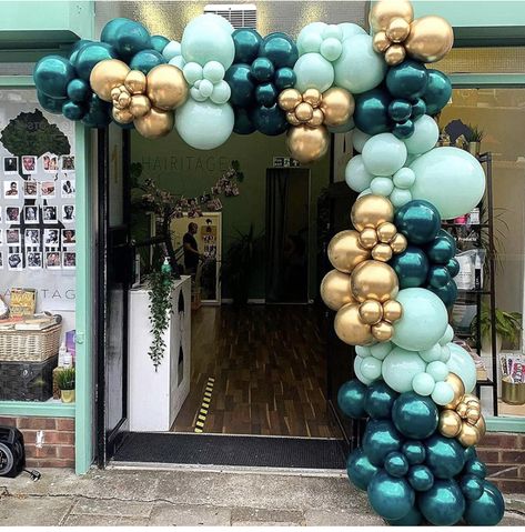 Mint Green Balloon Garland, Teal Party Decorations, Green Balloon Garland, Teal Balloons, Teal Party, Travel Birthday, Birthday Party Backdrop, Hijau Mint, Gold Party Decorations