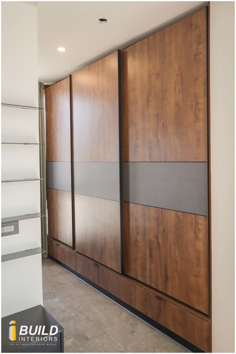 Wood Wardrobe Design, Modern Wardrobe Design Sliding Doors, Wardrobe Shutter Design, Ideas Armario, Wardrobe Laminate Design, Sliding Door Wardrobe Designs, Wall Wardrobe Design, Wooden Wardrobe Design, Wardrobe Design Modern