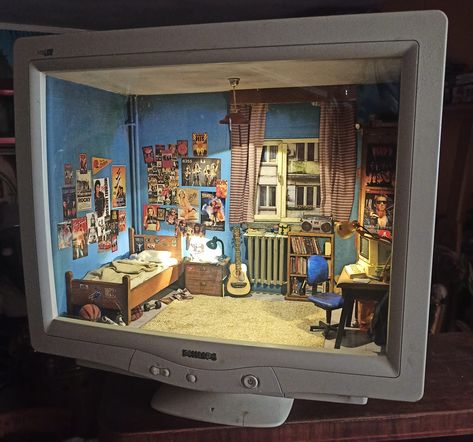 Another view of 1989 Teenager's room by Ogan Akinci Diaroma Ideas, Cardboard Dollhouse, Room Box Miniatures, Bookshelf Art, Art Zine, Miniature Gaming, Teenager's Room, Miniature Rooms, Miniature Diy