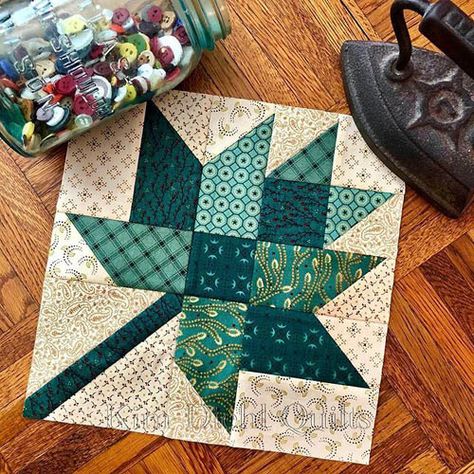 Leaves Quilt Block, Maple Leaf Quilt, Kim Diehl Quilts, Leaves Quilt, Colchas Quilting, Fall Quilt Patterns, Kim Diehl, Quilt Block Patterns Free, Quilt Square Patterns