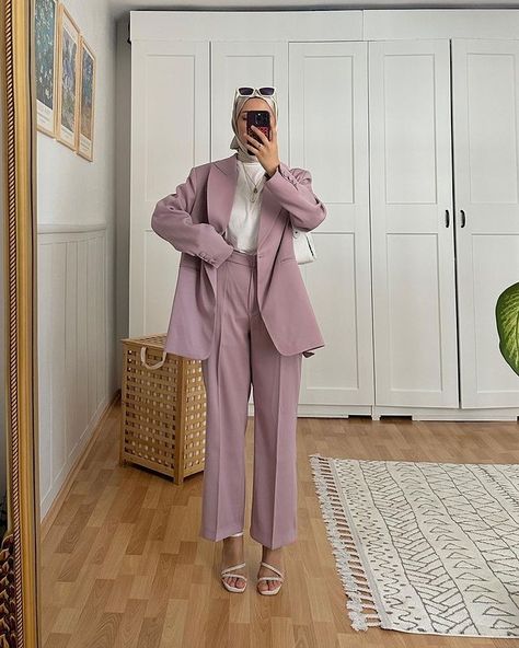 Hijabi Interview Outfit, Hijab Suit Outfit, Suits For Women Hijab, Suit Hijab, Formal Pant Shirt, Formal Casual Outfits, Stylish Outfits Casual, Hijabi Fits, Classy Suits