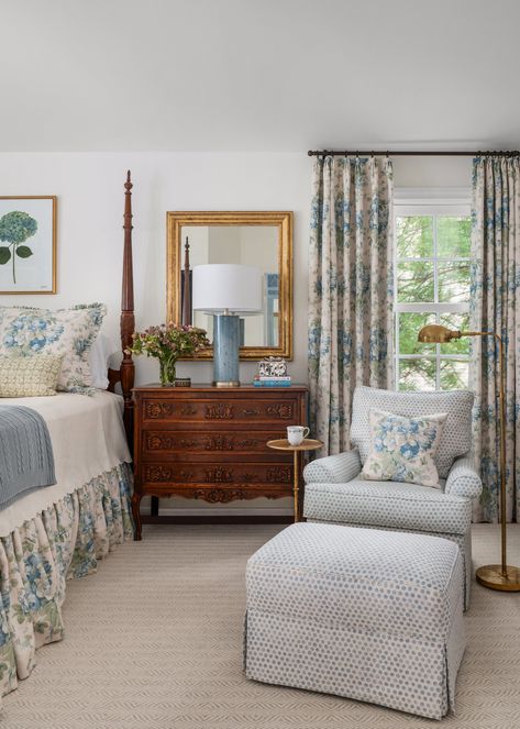 Mary Harrison Design Southern Living Bedroom, Southern Bedroom, Katie Davis Design, Katie Davis, Southern Interior, Living Room Entry, Harrison Design, Texas Photography, Online Consultation