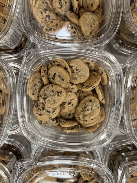 Costco Mini Chocolate Chip Cookies, Costco Cookies, Snacks To Buy, Costco Meal Plan, Snacks For School Lunches, Costco Snacks, Probiotic Smoothie, Mini Wheats, Costco Meals