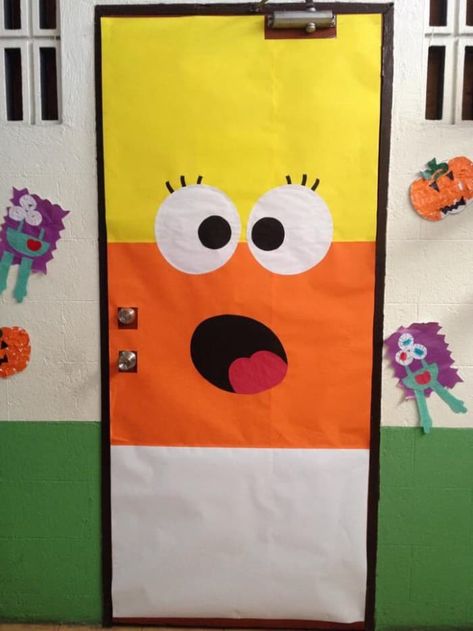 Fall Classroom Door Ideas - HubPages Halloween Door Decorations Classroom, Porta Halloween, Diy Halloween Door Decorations, Halloween Classroom Door, Preschool Door, Halloween Classroom Decorations, Halloween Bulletin Boards, Fall Classroom Decorations, Door Decorating Contest