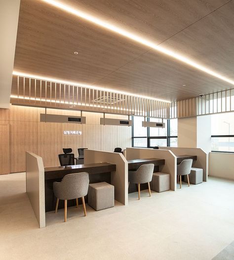 Law Firm Design, Bank Interior Design, Small Office Design Interior, Open Space Office, Office Design Inspiration, Office Interior Design Modern, Modern Office Interiors, Bank Design, Office Space Design