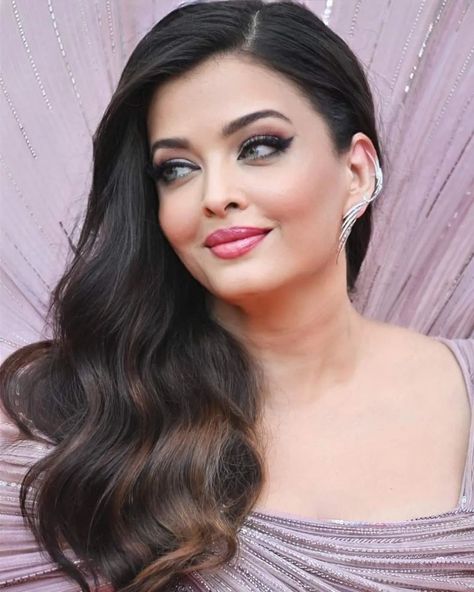 Glamour Clothing, ऐश्वर्या राय, Samantha Ruth, Aishwarya Rai Bachchan, Celebrity Wallpapers, Fairytale Dress, Aishwarya Rai, Beautiful Ladies, Beauty Queens