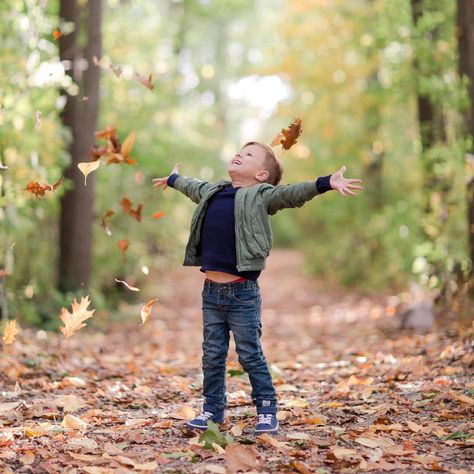 Boy Photo Shoot, Kind Photo, Sibling Photography, Children Photography Poses, Toddler Photography, Boy Pictures, Childrens Photography, Boy Photography Poses