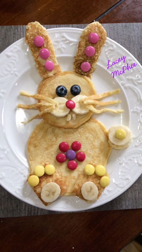 Easter Breakfast Pancakes, Bunny Pancakes For Kids, Bunny Pancakes Easter, Easter Pancake Ideas, Bunny Pancakes Breakfast, Pancake Animals, Easter Bunny Breakfast, Breakfast Ideas Pancakes, Pancake Bunny