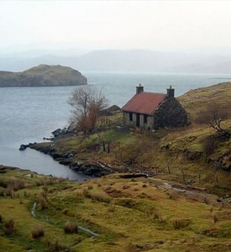 Lonesome Cottage. Well, it looks lonesome, maybe they have close neighbors. Isle Of Lewis, Stone Cottages, Irish Cottage, Cottage By The Sea, Outer Hebrides, Cottage Kitchens, Cabins And Cottages, A Hill, Beach Cottages