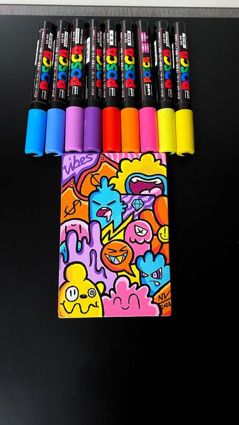 Colorful Graffiti Art, Drawing Ideas With Posca Markers, Graffiti Drawing Doodles, Posca Pen Ideas, Posca Pen Doodles, Posca Art Ideas, Posca Graffiti, Drawing Graffiti, Doddle Art