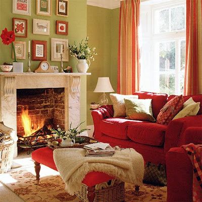 This triadic color scheme mixes the warm colors of red and yellow and also the cold color of blue. Red Living, Living Room Styles, Cosy Living, Living Room Red, Cottage Living Rooms, Cosy Living Room, Red Sofa, 아파트 인테리어, Living Room Green