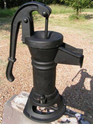 Hand water well pump. Water Well Hand Pump, Shallow Well Pump, Garden Water Pump, Old Water Pumps, Well Garden, Hand Water Pump, Old Well, Garden Water Feature, Lawn Art