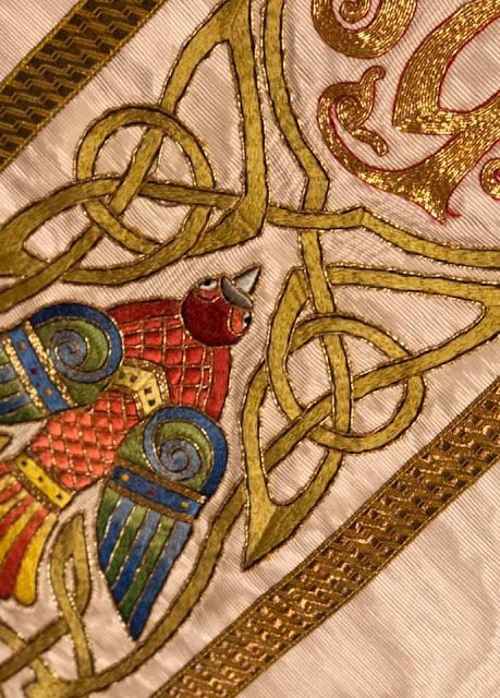 Celtic Revival Art, Irish Culture Art, Celtic Embroidery Designs, Irish Celtic Art, Celtic Folk Art, Hyperfixation Journal, Irish Folk Art, Medieval Embroidery Patterns, Celtic Revival