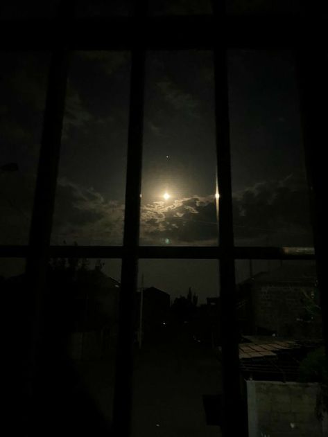 Windows Night Aesthetic, Night Aesthetic Photography, Romantic Scenery Night, Relaxing Pictures Night, Calming Night Aesthetic, Night Time Asthetic Picture, Moon Window Aesthetic, Moon Outside Window, Early Night Aesthetic