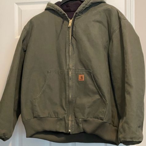 Carhartt Coat Like New Earth Boy Aesthetic Outfits, Men’s Fall Clothes Casual, Cargarte Jacket, Carhartt Style Men, Carhartt Outfit Men Street Styles, Vintage Carhartt Jacket Outfit, Outdoorsy Style Men, Green Carhartt Jacket, Carhartt Mens Fashion