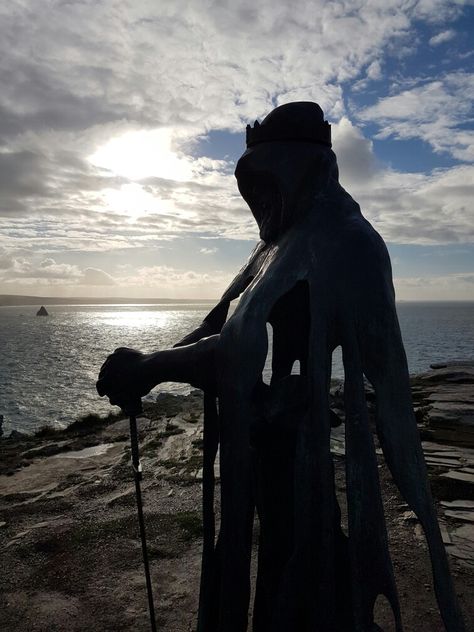 King Arthur Statue, King Arthur Wallpaper, Arthur Wallpaper, Tintagel Castle, King Arthur, Windy Day, Life Art, Cornwall, Castle