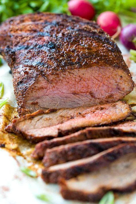 Santa Maria Style Tri-Tip - A quick and delicious recipe perfect for barbecue season! A smoky, sweet and spicy spice rub makes this cut of beef more flavorful. | jessicagavin.com Tritip Recipes, Tri Tip Steak Recipes, Smoked Tri Tip, Beef Tri Tip, Basting Sauce, Bites Recipes, Grilled Steak Recipes, Tri Tip, Rub Recipes