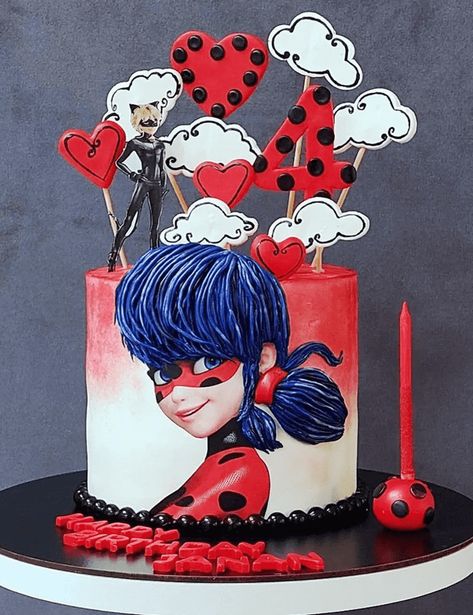 Layer Cake Au Chocolat, Miraculous Ladybug Party, Ladybug Cakes, Ladybug Cake, Ladybug Birthday Party, Anime Cake, Cinderella Cake, Homemade Birthday Cakes, Cake Chocolat