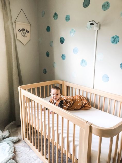 After four years, four monitors, and three kids, I've found the very best baby monitor. Here's why I recommend the @mikucare Pro Smart Baby Monitor to all my mom friends #sponsored #babymonitor #babyessentials #babygear #newmom Baby Monitor Mounting Ideas, Baby Monitor Placement, Baby Monitor Best, Unique Cribs, Best Baby Monitor, Infant Care, Smart Baby, Baby Nurseries, Mom Friends