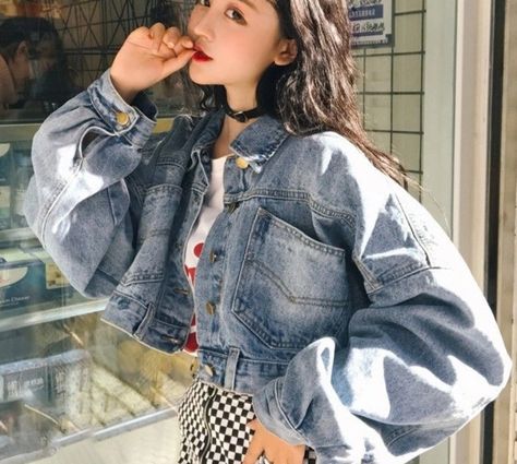 Follow my instagram accout and get extra 5%off + Free Shipping+ Free jewelry on your purchase https://instagram.com/miviyaa_fashion Casual Denim Jacket, Oversize Casual, Vintage Crop Tops, Jackets Women, Basic Jackets, Vintage Denim Jacket, Ulzzang Fashion, Loose Jeans, Cropped Denim Jacket