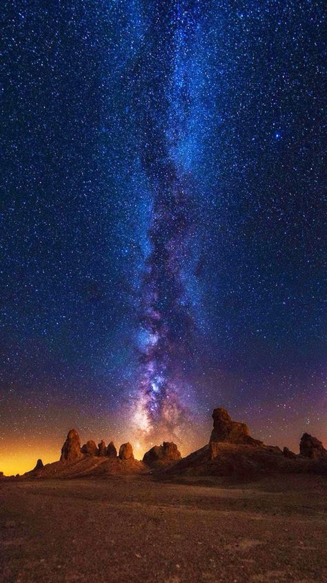 . Milky Way Photography, Night Sky Photography, Landscape Photography Nature, Night Landscape, Space Pictures, Beautiful Dark Art, Beautiful Landscape Wallpaper, Sky Art, Just Amazing