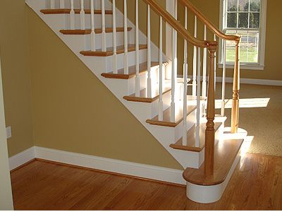 How to open up an enclosed staircase Stair Treads, Foyer Stairs, Staircase Wall, Stair Remodel, Diy Stairs, Wood Stairs, Home Improvement Store, Oak Wood, Open Up