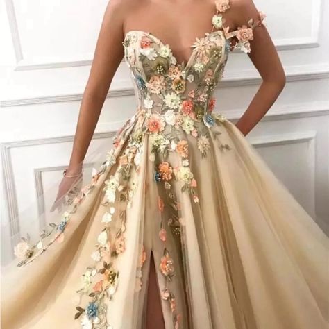 Brand New Gorgeous Dress With Floral Details. Sunflower Corset Dress, Fairy Inspired Gown, Big Fancy Dresses Gowns, Bohemian Fancy Dresses, Floral Boho Bridesmaid Dresses, Floral Ball Dress, Faerie Ball Gown, Corset Princess Prom Dress, Homemade Prom Dresses