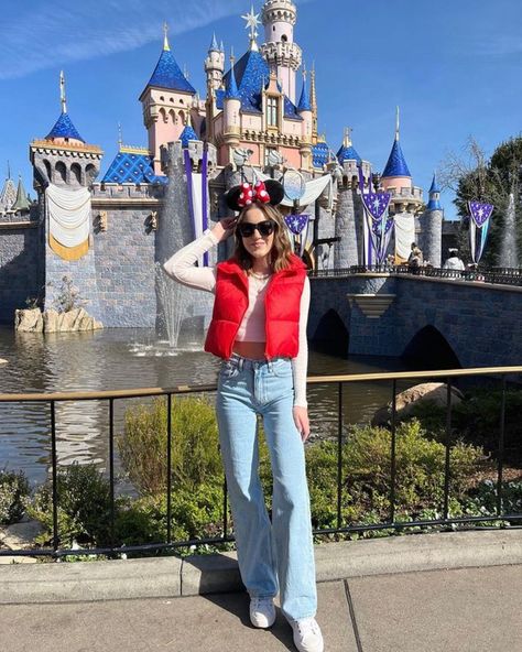 disney winter outfit Hollywood Studios Outfit Winter, Disneyworld Christmas Outfit, Cute Outfits For Disney World, Cute Disney Outfits For Women, Disney Outfits Women Winter, Disney World Outfits Winter, Disneyworld Outfit Women, Disney Outfits Winter, Disneyland Christmas Outfit