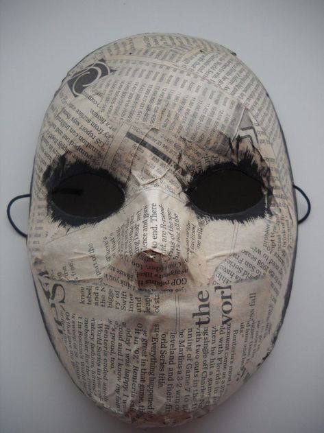 Mask Made Of Cardboard, Diy Masks Halloween, Creepy Cardboard Mask, Scary Halloween Masks Diy, Diy Clown Mask, Masked Halloween Costumes, Creepy Masks Diy, Halloween Mask Ideas Diy, Mask Ideas Art Inspiration