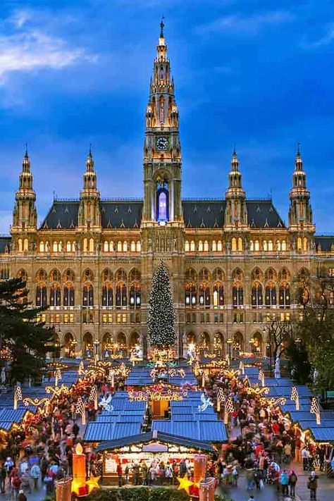 7 best & biggest Christmas Markets in Europe you NEED to visit in 2020 Kaprun, Linz, Christmas Markets Germany, Vienna Christmas, Christmas Destinations, Zell Am See, Christmas In Europe, Best Christmas Markets, Christmas Markets Europe